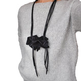 Long eye-catching necklace