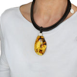 Elegant_Amber_necklace