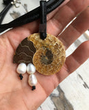 Elegant short necklace with Ammonite and white pearls