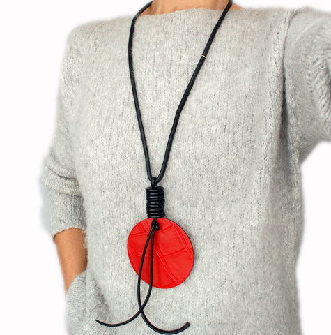 Adjustable and reversible! Long-short necklace with red disk